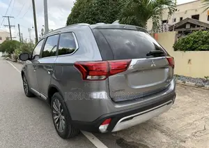 Mitsubishi Outlander 2019 Gray