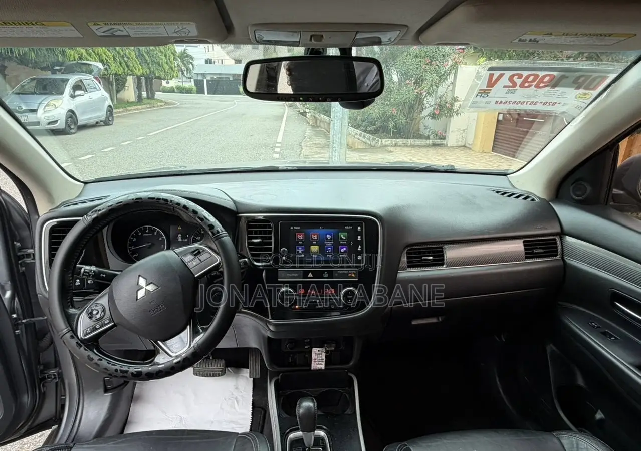 Mitsubishi Outlander 2019 Gray