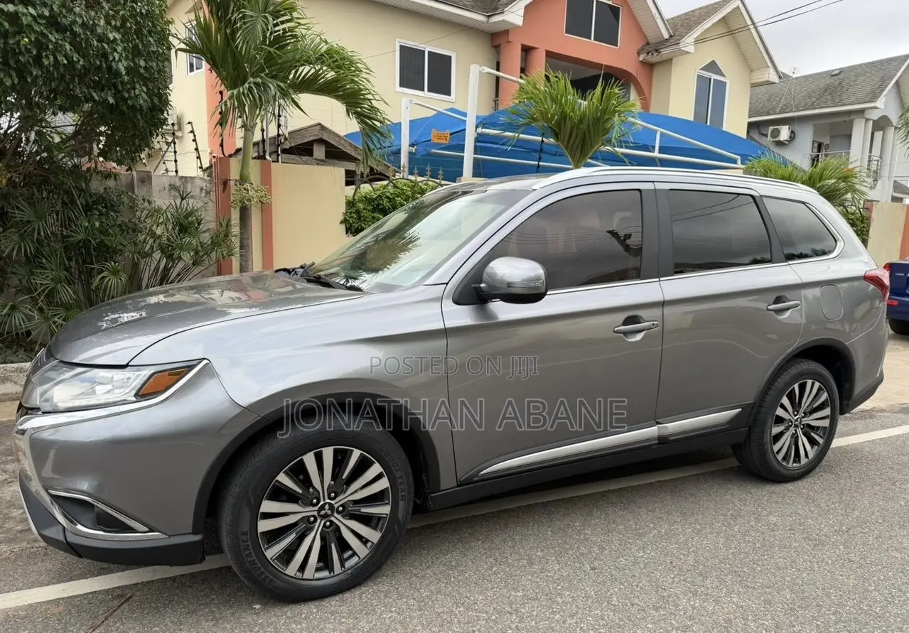 Mitsubishi Outlander 2019 Gray