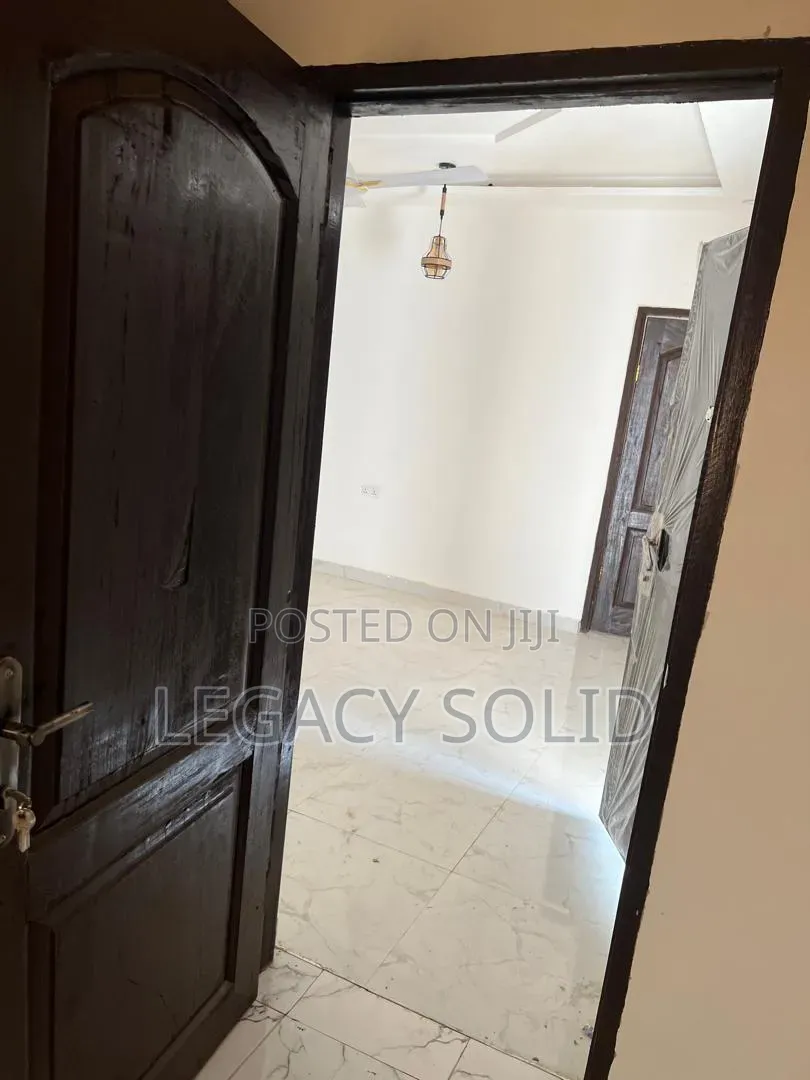 2bdrm Apartment in Legacy Solid Real, New Town for rent