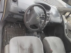 Toyota Vitz 2016 Silver