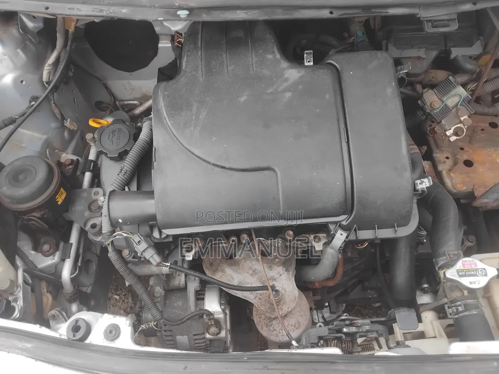 Toyota Vitz 2016 Silver
