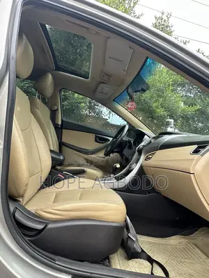 Hyundai Elantra Limited Sedan FWD (1.8L 4cyl 6A) 2013 Brown