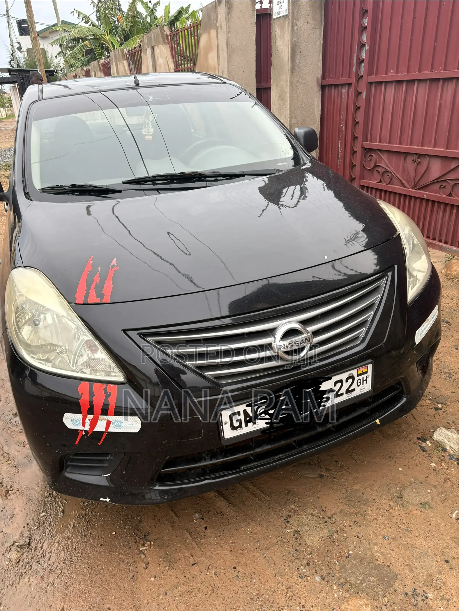 Nissan Sunny 2013 Black