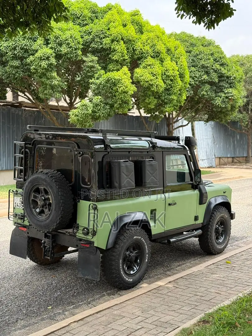 Land Rover Defender 1996 Green