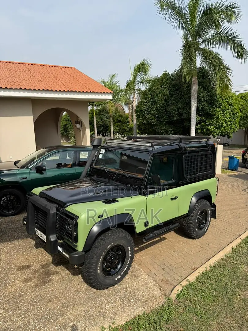 Land Rover Defender 1996 Green