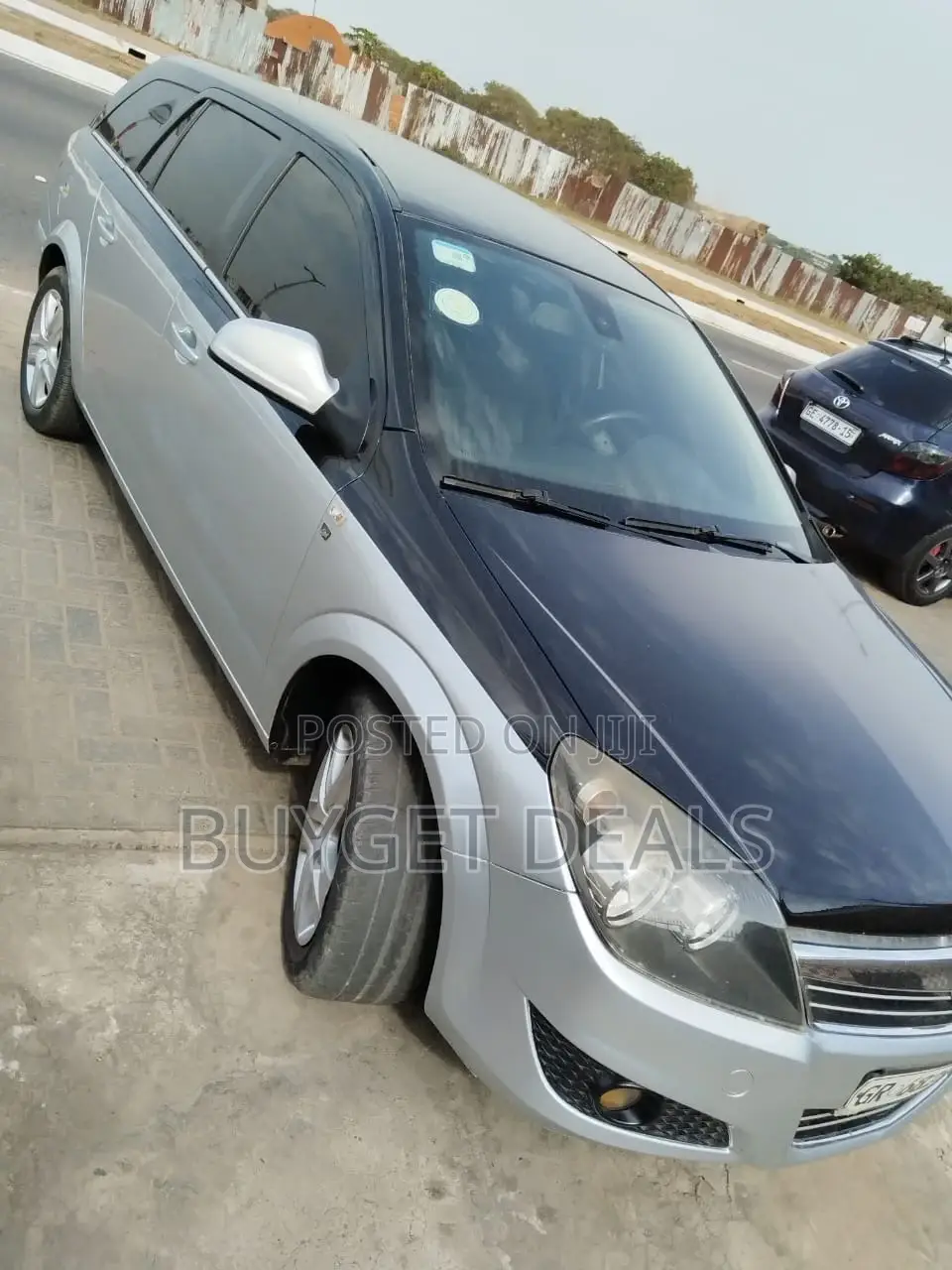Opel Astra 1.4 Essentia 2011 Silver