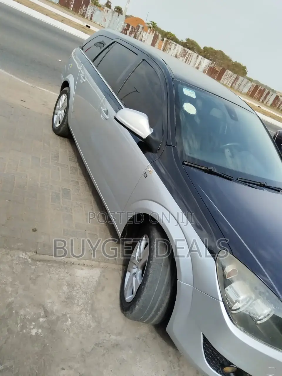 Opel Astra 1.4 Essentia 2011 Silver