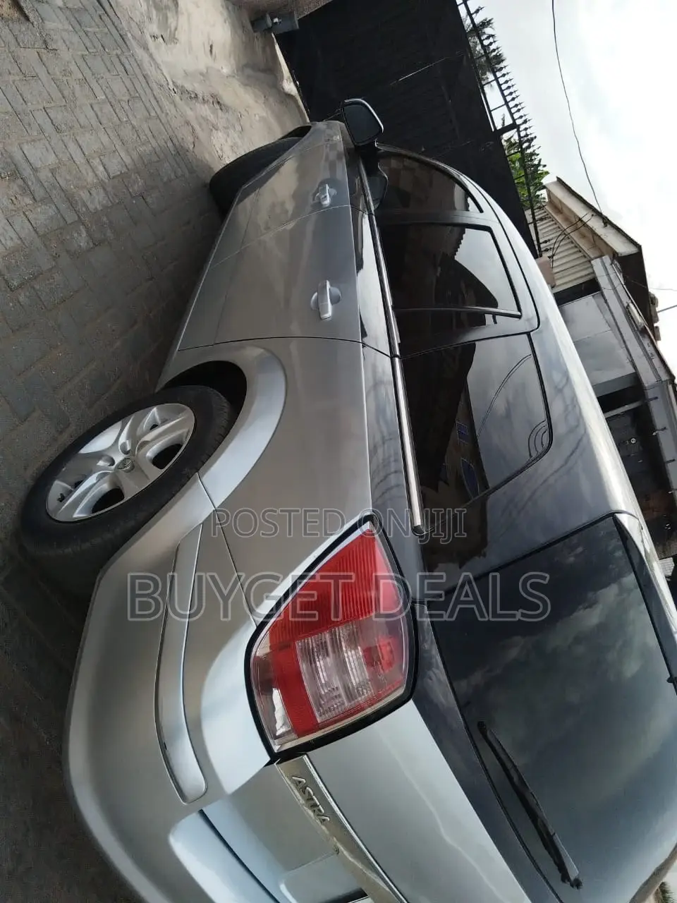 Opel Astra 1.4 Essentia 2011 Silver