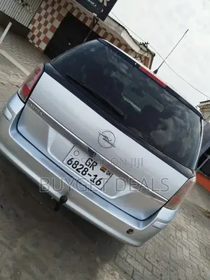 Opel Astra 1.4 Essentia 2011 Silver