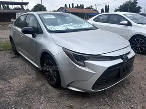 Toyota Corolla LE 2023 Silver