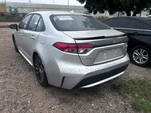 Toyota Corolla LE 2023 Silver