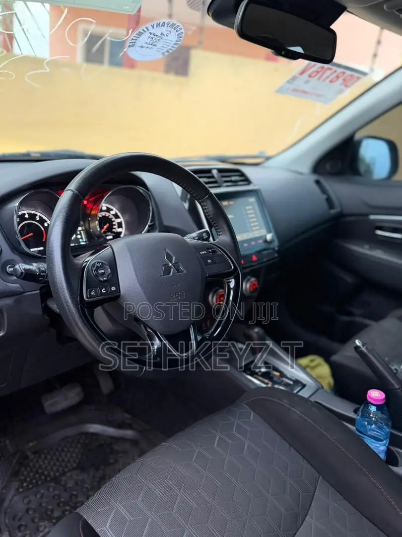 Mitsubishi Outlander 2022 Black