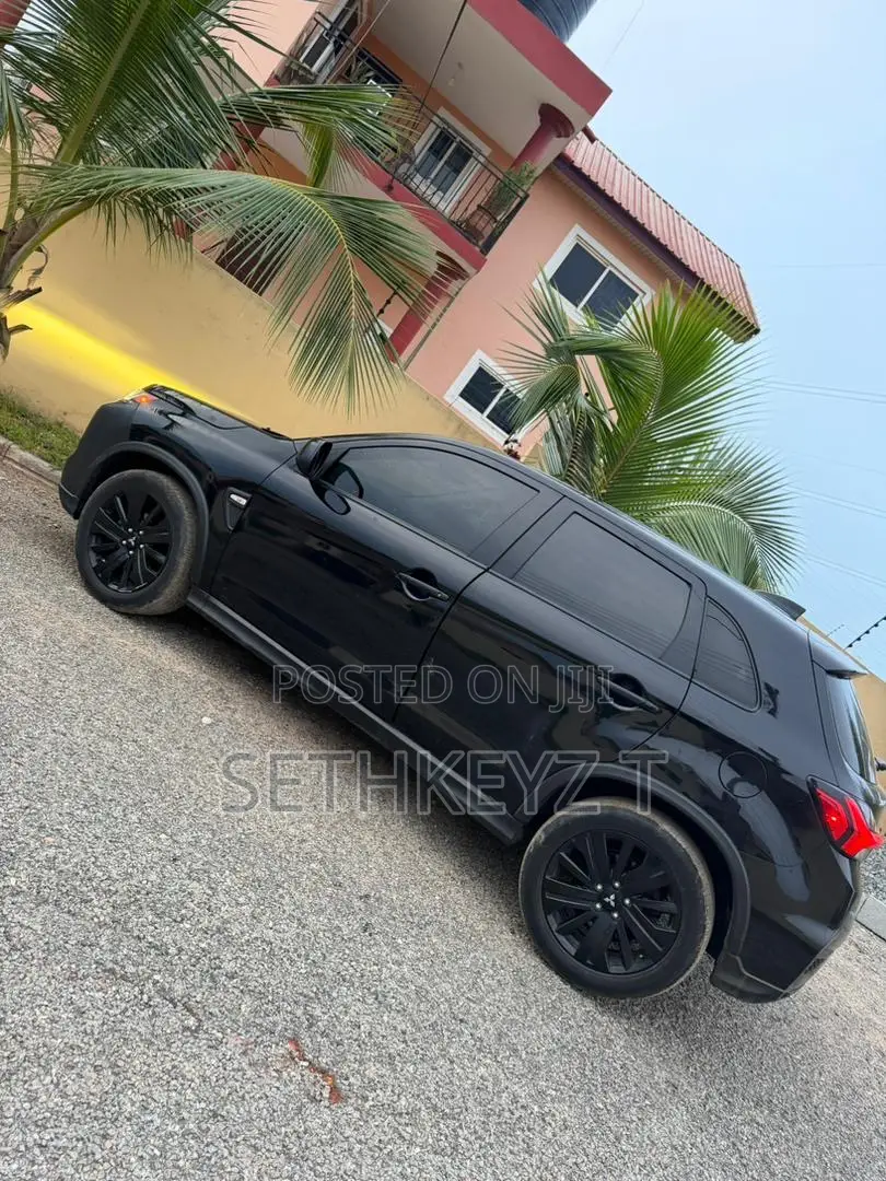 Mitsubishi Outlander 2022 Black