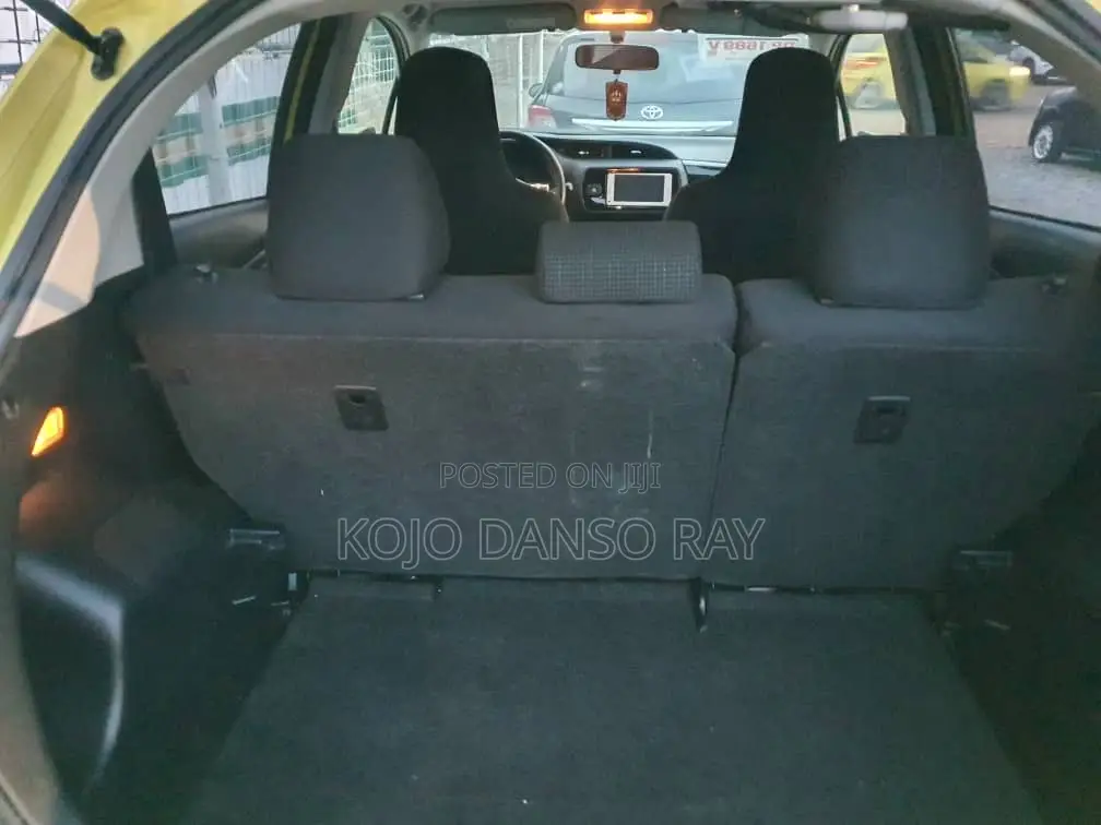 Toyota Vitz 1.3 FWD 5dr 2015 Yellow