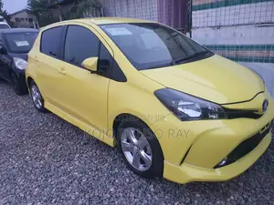 Toyota Vitz 1.3 FWD 5dr 2015 Yellow