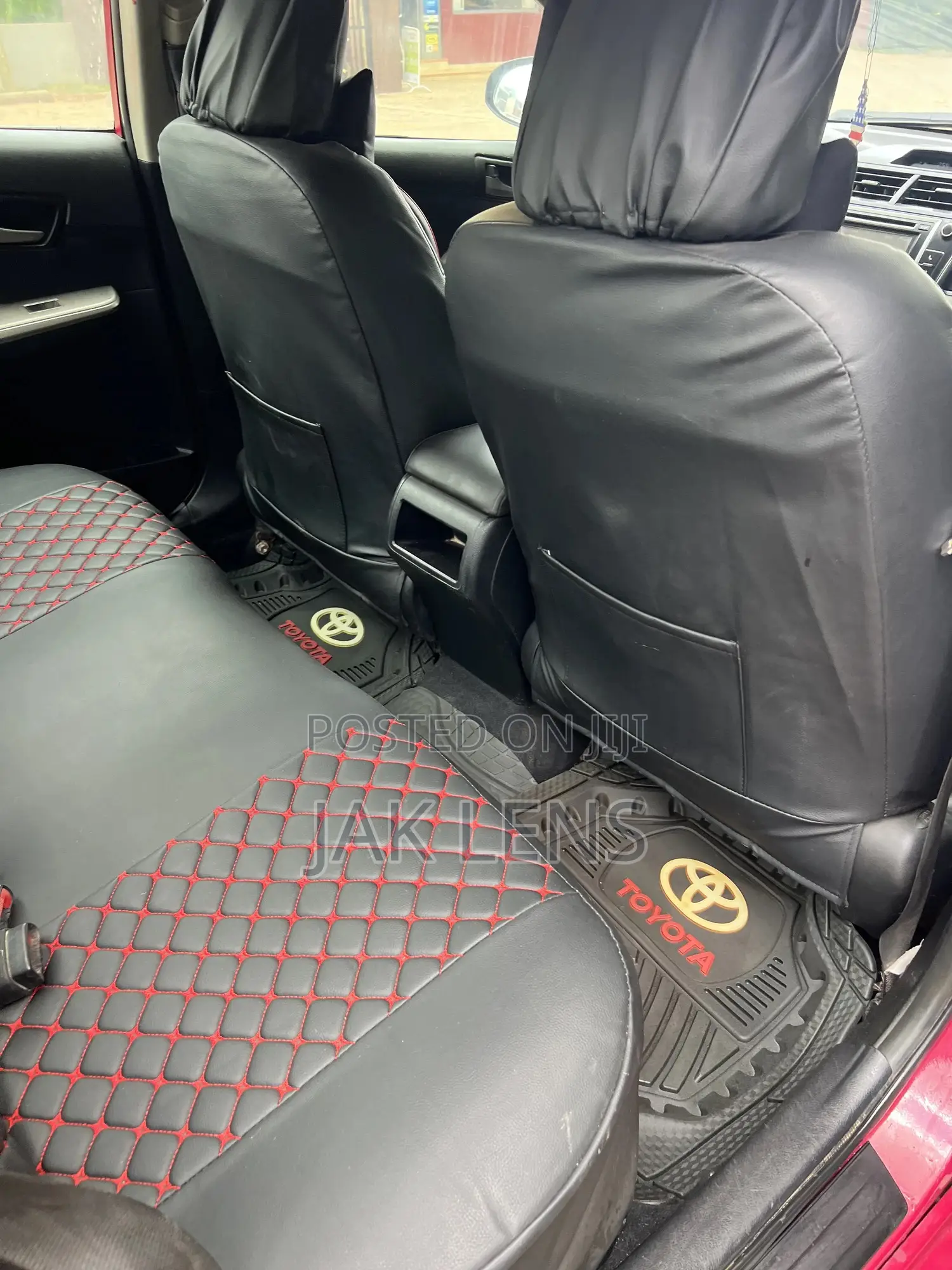 Toyota Camry SE 4dr Sedan (2.5L 4cyl 6A) 2014 Red