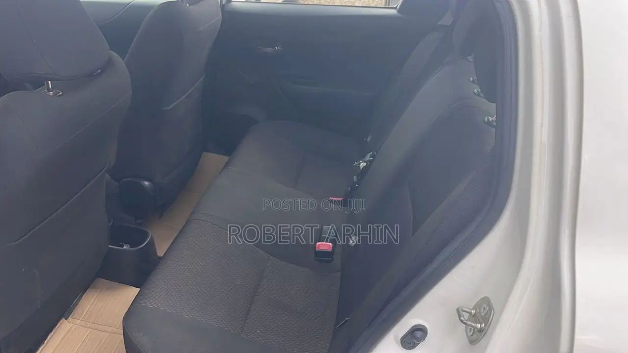 Toyota Yaris LE Hatchback 5dr 2013 White