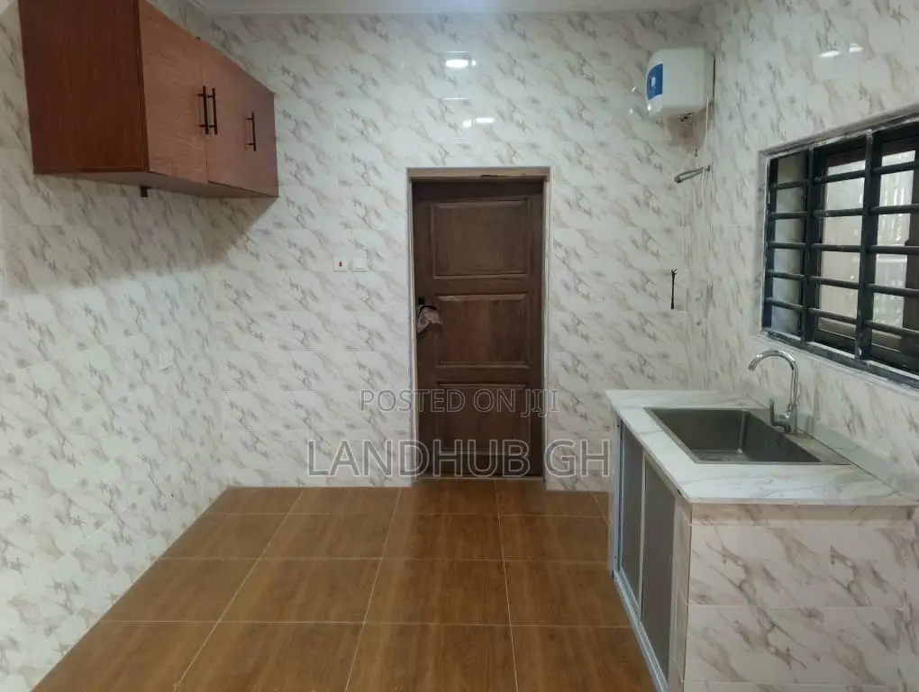 2bdrm Apartment in West Hills Mall Area for rent