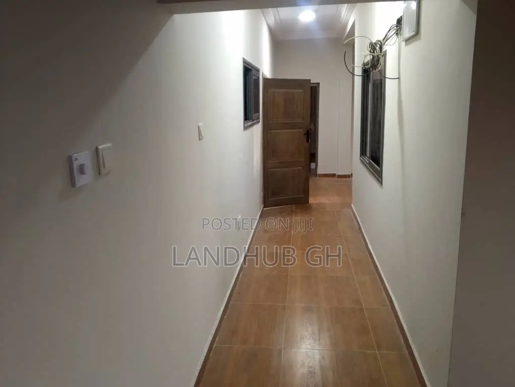 2bdrm Apartment in West Hills Mall Area for rent