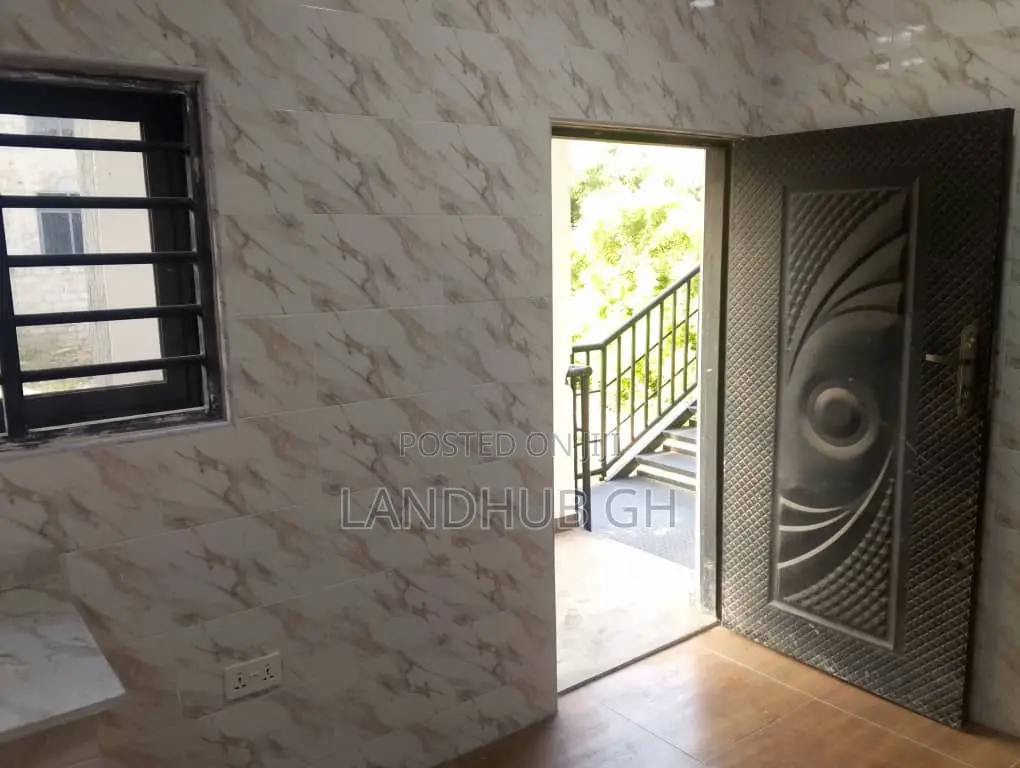 2bdrm Apartment in West Hills Mall Area for rent