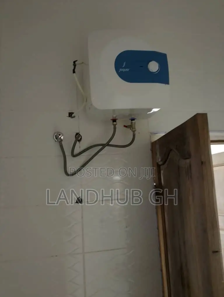 2bdrm Apartment in West Hills Mall Area for rent