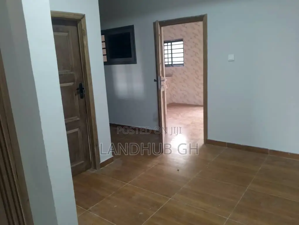 2bdrm Apartment in West Hills Mall Area for rent