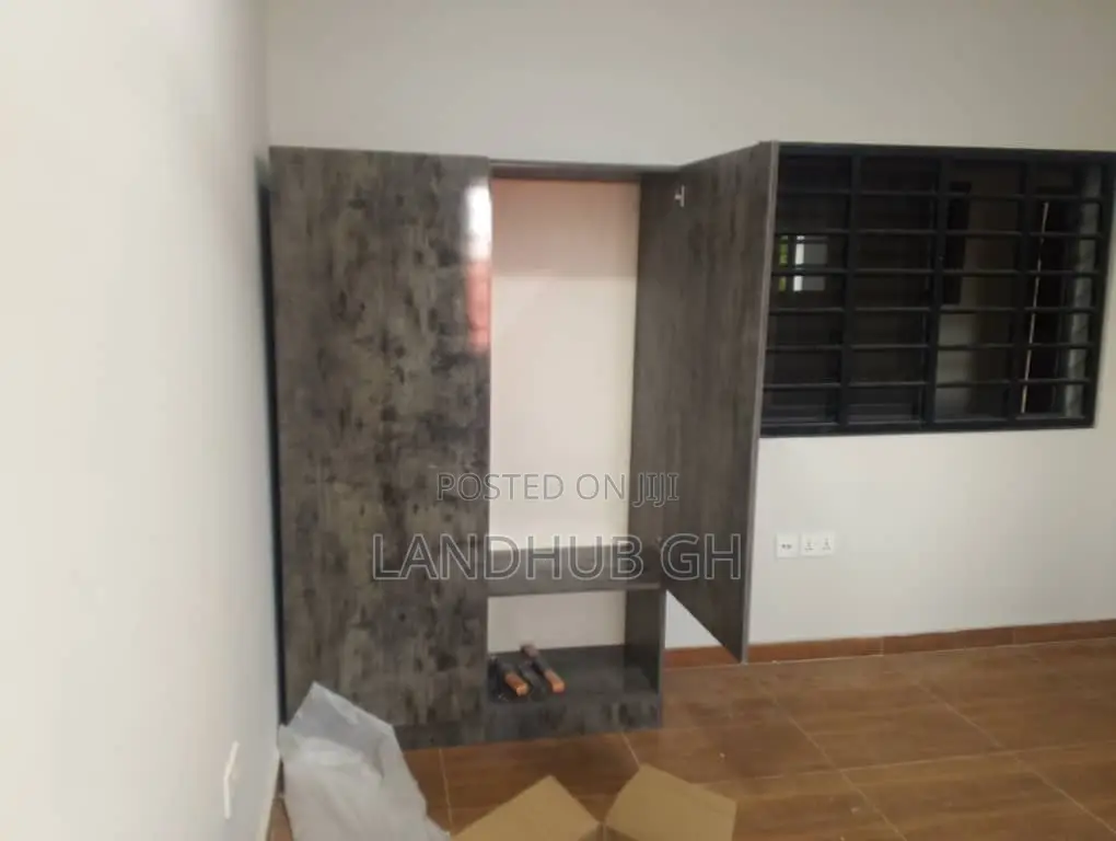 2bdrm Apartment in West Hills Mall Area for rent