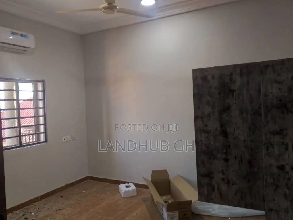 2bdrm Apartment in West Hills Mall Area for rent