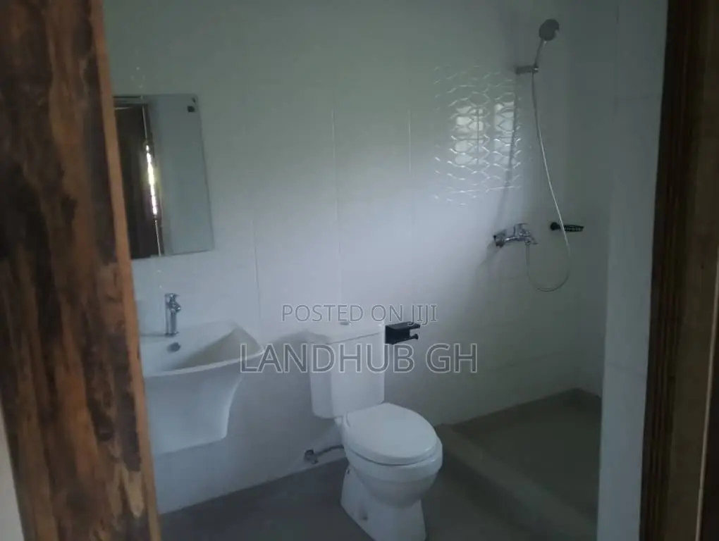 2bdrm Apartment in West Hills Mall Area for rent