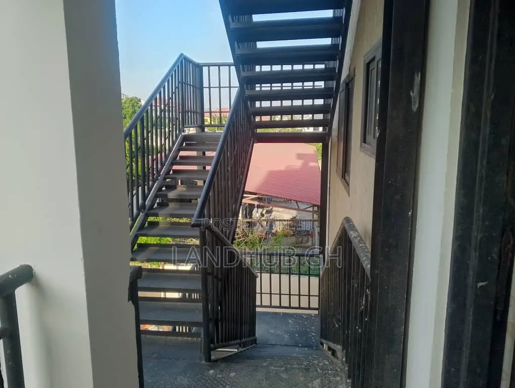 2bdrm Apartment in West Hills Mall Area for rent