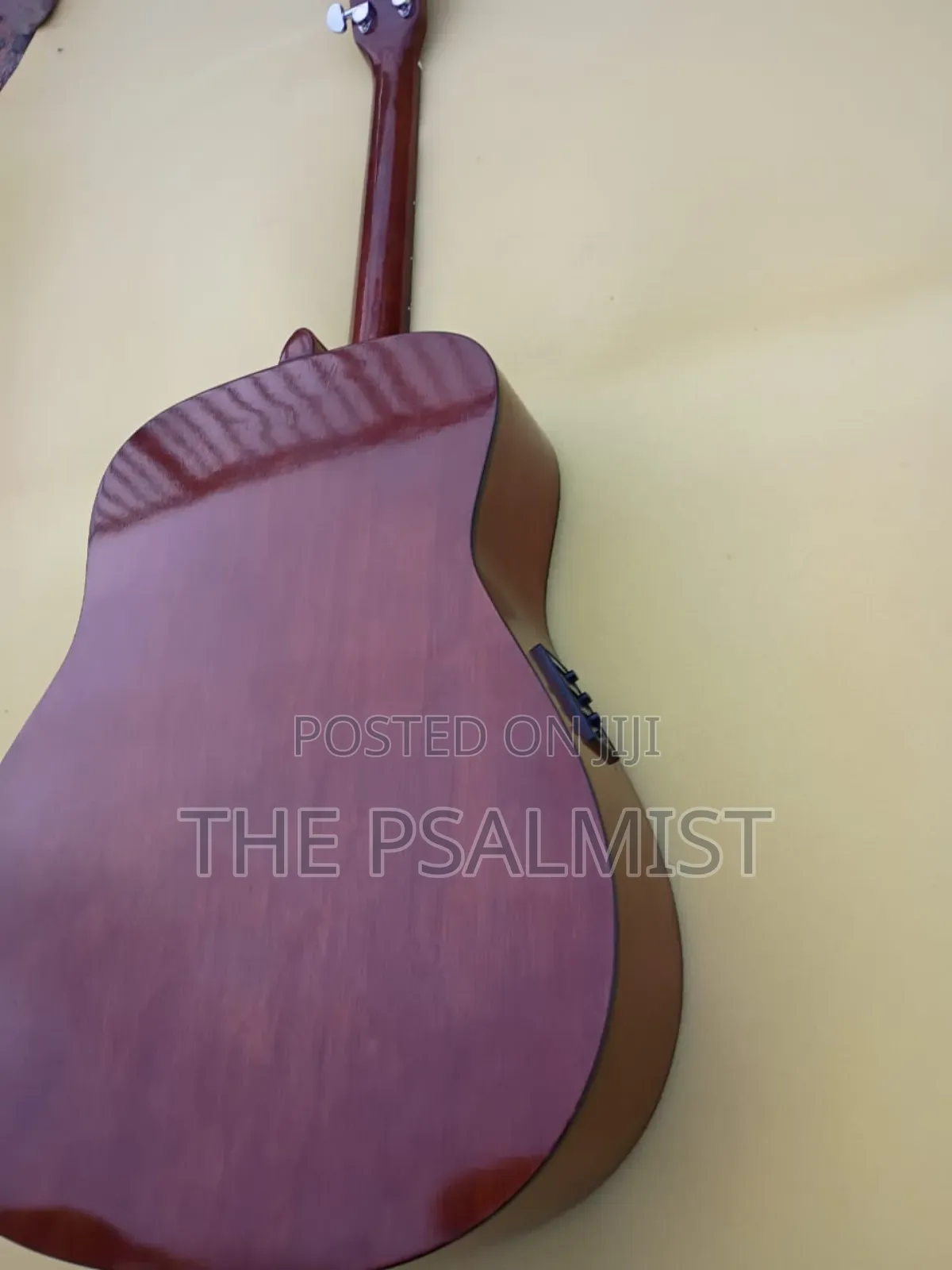 Yamaha Fx 325 Semi Acoustic Guitar