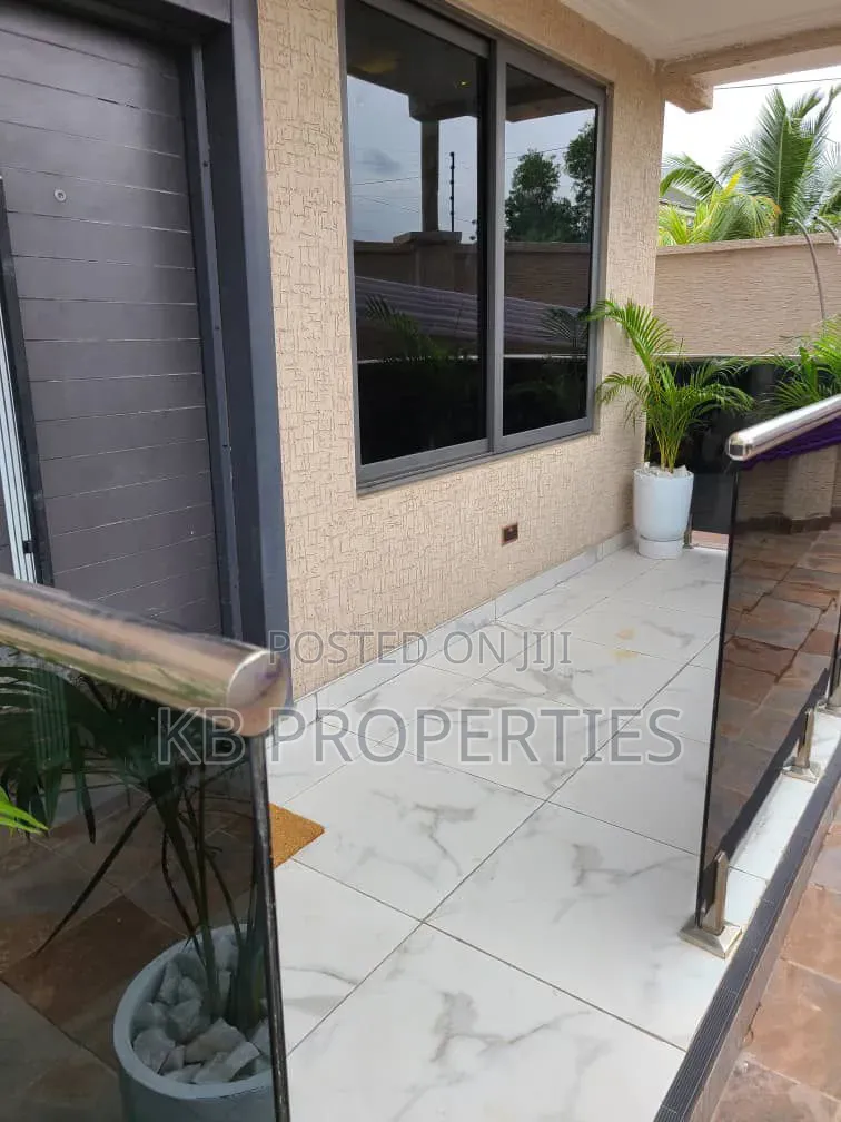 4bdrm Duplex in Kb Properties, American House for rent