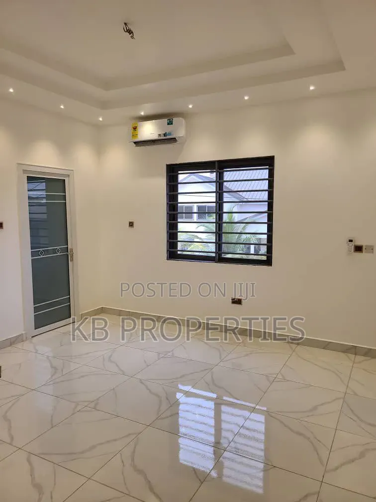 4bdrm Duplex in Kb Properties, American House for rent