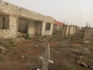 7bdrm House in Afienya Ablekuma for sale