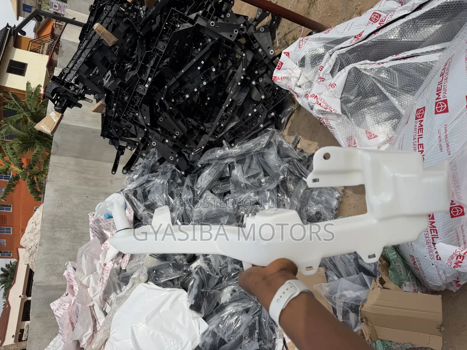 Honda Cr-v 2023 - 2025 Wiper Gallon