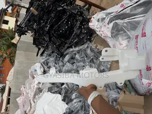Honda Cr-v 2023 - 2025 Wiper Gallon