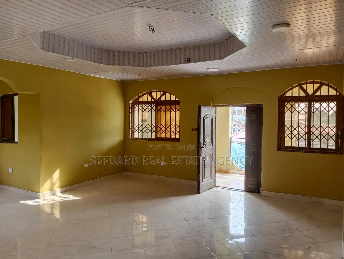 6bdrm House in Sefdard Properties, Pokuase for sale