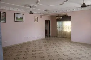 6bdrm House in Sefdard Properties, Pokuase for sale