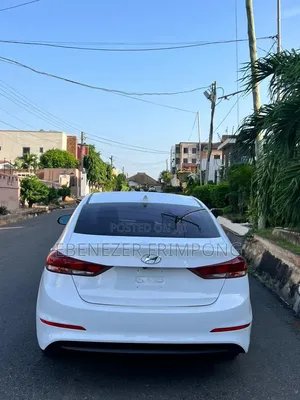 Hyundai Elantra SE Sedan FWD (2.0L 4cyl 6M) 2017 White