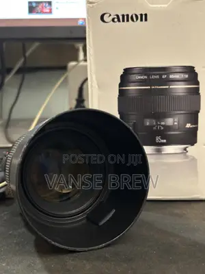 Canon 85mm 1.8 With Box and Hood