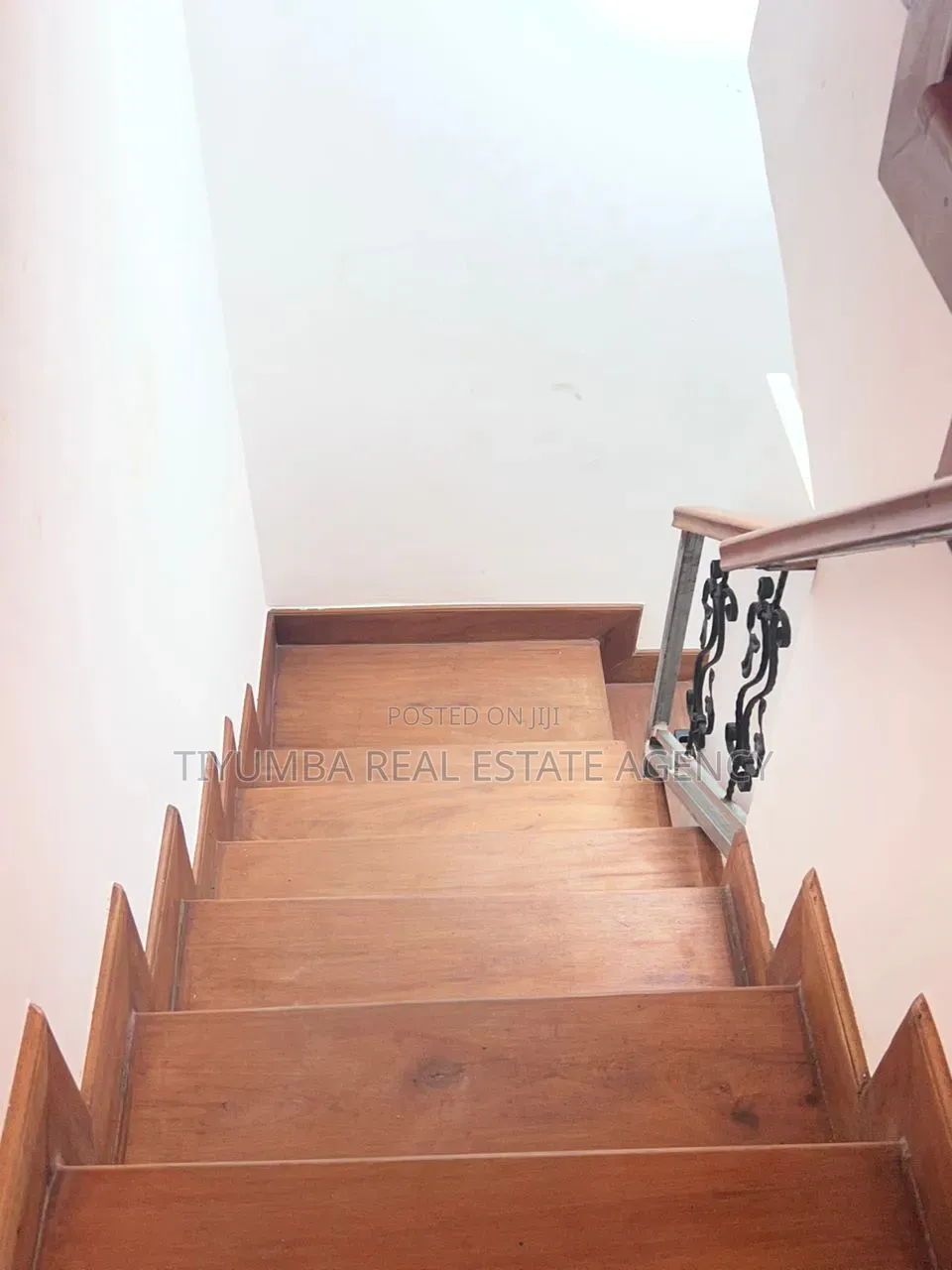 Furnished 5bdrm House in Tiyumba Real Estate, School Area for sale