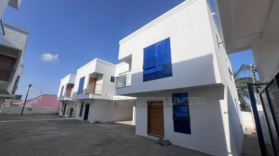 3bdrm Townhouse/Terrace in School Junction for sale