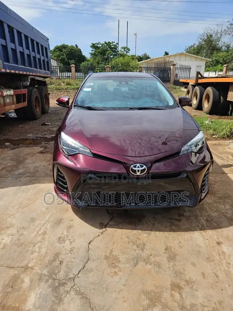 Toyota Corolla 2017 Maroon