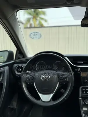 Toyota Corolla 2017 Maroon