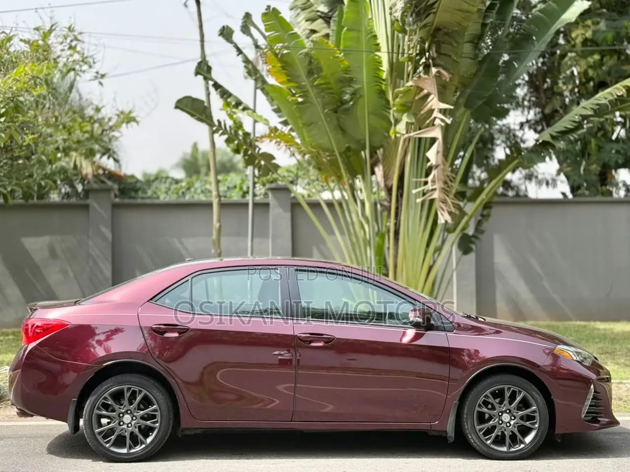 Toyota Corolla 2017 Maroon