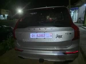 Volvo XC90 Plug-In Hybrid 2025 Silver