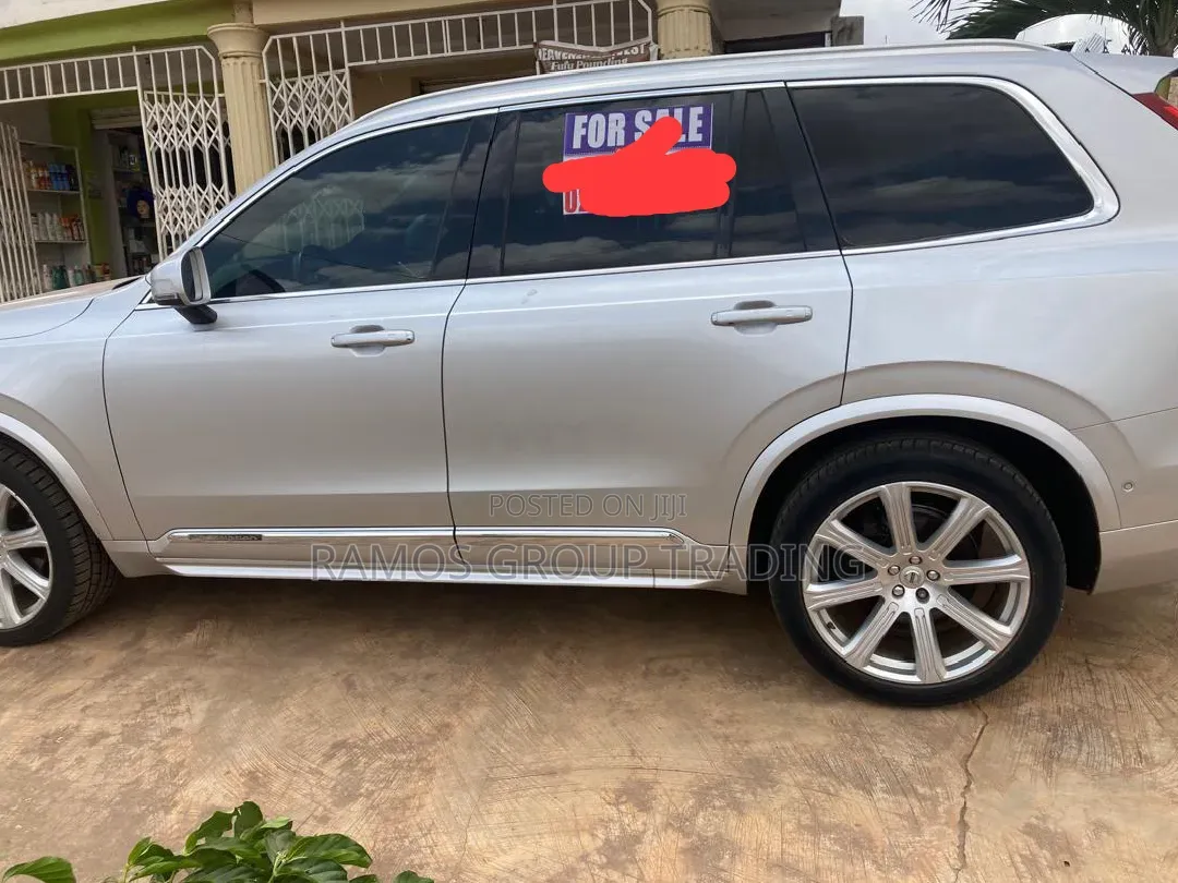 Volvo XC90 Plug-In Hybrid 2025 Silver