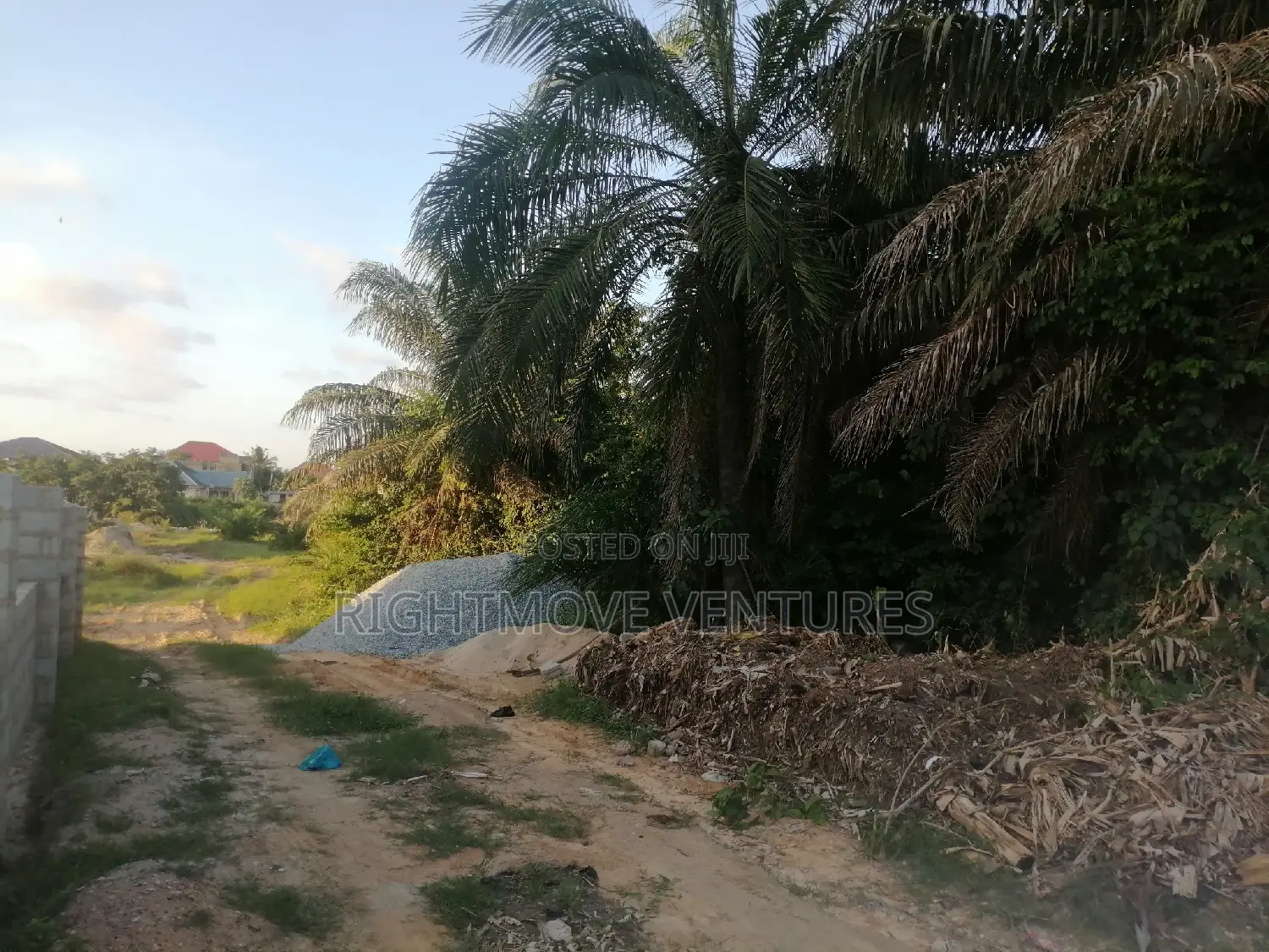 Land for Sale at Takroadi
