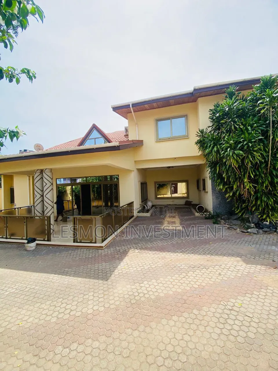 5bdrm House in Lesmon Investment, Mile 7 for rent